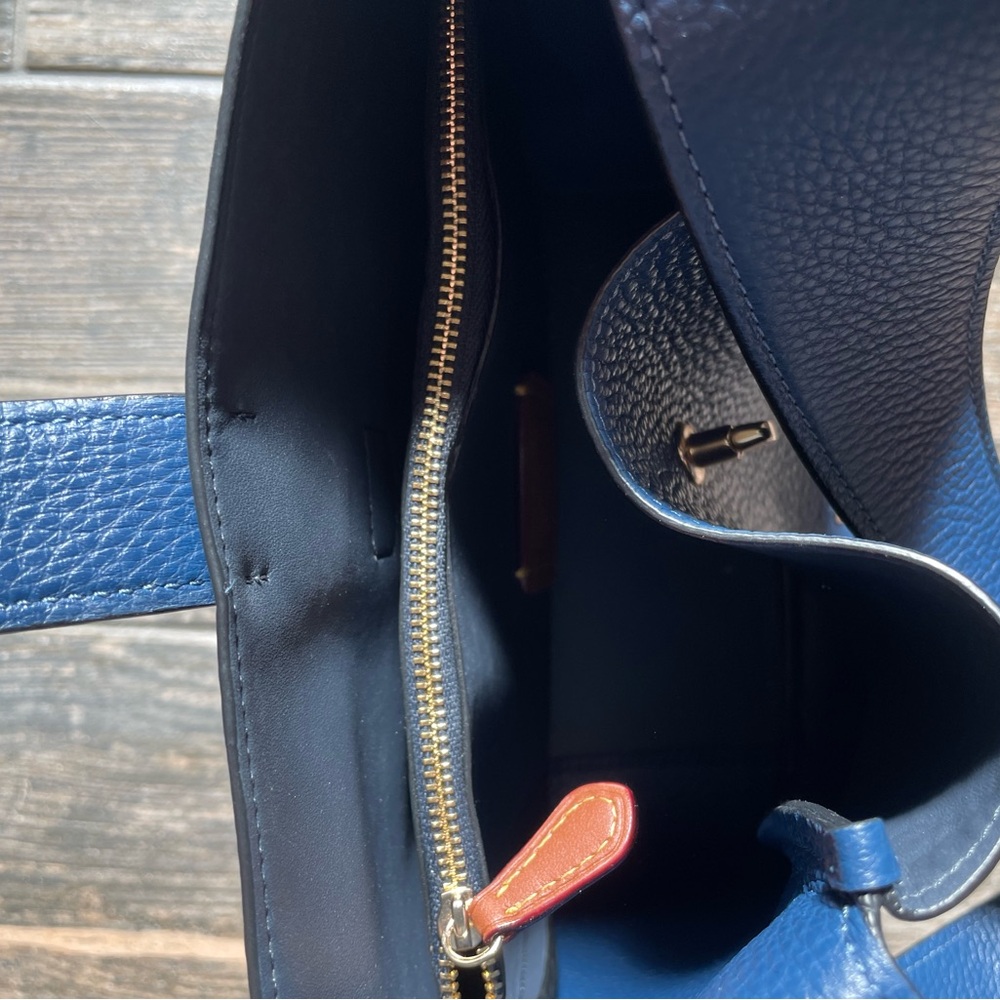 Coach Navy Blue Leather Hobo Shoulder Bag with Gold Hardware - Picture 6 of 7